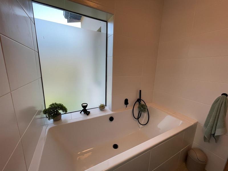 3 Bedroom Property for Sale in Island View Western Cape